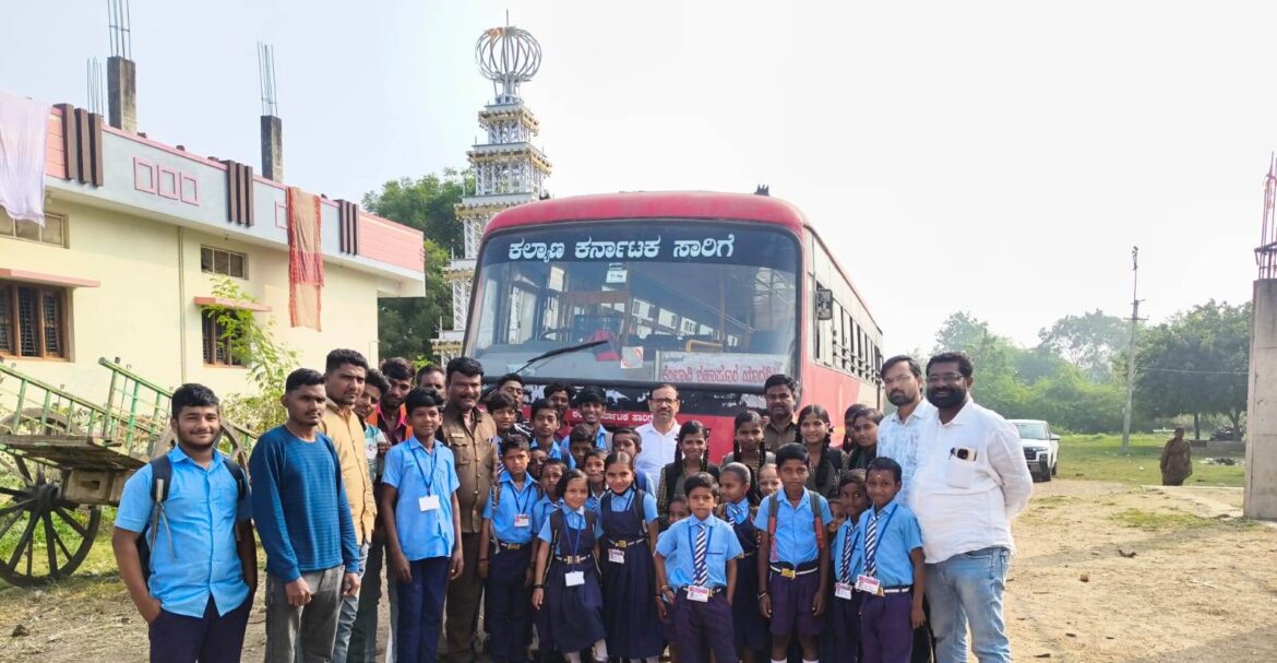 ಶಹಾಪೂರ ತಾಲೂಕಿನ ಬೇವಿನಹಳ್ಳಿ ಗ್ರಾಮಕ್ಕೆ ಸಾರಿಗೆ ಸೌಲಭ್ಯ ಕಲ್ಪಿಸಿದೆ ಯಾದಗಿರಿ : ನವೆಂಬರ್ 28, (ಕ.ವಾ) : ಶಹಾಪೂರ ತಾಲೂಕಿನ ಬೇವಿನಹಳ್ಳಿ ಗ್ರಾಮಕ್ಕೆ ಸಾರಿಗೆ ಸೌಲಭ್ಯ ಕಲ್ಪಿಸಲಾಗಿದೆ ಎಂದು ಯಾದಗಿರಿ ವಿಭಾಗ ಕಲ್ಯಾಣ ಕರ್ನಾಟಕ ರಸ್ತೆ ಸಾರಿಗೆ ನಿಗಮ ವಿಭಾಗೀಯ ನಿಯಂತ್ರಣಾಧಿಕಾರಿ ಜಿ.ಬಿ.ಮಂಜುನಾಥ ಅವರು ಹೇಳಿದರು. ಶಹಾಪೂರ ತಾಲೂಕಿನ ಬೇವಿನಹಳ್ಳಿ ಗ್ರಾಮಕ್ಕೆ ಸಾರಿಗೆ ಸೌಲಭ್ಯ ಕಲ್ಪಿಸಿ ಸಾರಿಗೆ ವಾಹನ ಚಾಲನೆ ನೀಡಿ ಅವರು ಮಾತನಾಡಿದರು. ಶಹಾಪೂರ ತಾಲೂಕಿನ ಬೇವಿನಹಳ್ಳಿ ಗ್ರಾಮದ ಮುಖ್ಯ ರಸ್ತೆದಿಂದ ಸುಮಾರು 1.6 ಕಿ.ಮೀ ಅಂತರದಲ್ಲಿ ರಸ್ತೆ ಸರಿಯಿಲ್ಲದ ಹಿನ್ನೆಲೆ ಗ್ರಾಮದಲ್ಲಿ ಬಸ್ ತಿರುಗಿಸಲು ಸ್ಥಳಾವಕಾಶ ವಿಲ್ಲದೇ ಇರುವುದರಿಂದ ಬೇವಿನಹಳ್ಳಿ ಗ್ರಾಮಕ್ಕೆ ಬಸ್ ಸೌಕರ್ಯ ಕಲ್ಪಿಸಿರುವುದಿಲ್ಲ. ಪ್ರಸ್ತುತ ಈ ಗ್ರಾಮದ ಮಾರ್ಗ ಸರ್ವೇ ಮಾಡಿ ಪರಿಶೀಲಿಸಿ 2025ರ ನವೆಂಬರ್ 27 ರಿಂದ ಜಾರಿಗೆ ಬರುವಂತೆ ಬೇವಿನಹಳ್ಳಿ ಗ್ರಾಮದ ಶಾಲಾ ವಿದ್ಯಾರ್ಥಿಗಳ ಮತ್ತು ಸಾರ್ವಜನಿಕ ಪ್ರಯಾಣಿಕರ ಅನುಕೂಲಕ್ಕಾಗಿ ಬೇವಿನಹಳ್ಳಿ ಗ್ರಾಮದಿಂದ ದೋರನಹಳ್ಳಿಗೆ ಹೋಗಲು ಬೆಳಿಗ್ಗೆ 8.30 ಗಂಟೆಗೆ ಹಾಗೂ ದೋರನಹಳ್ಳಿದಿಂದ ಬೇವಿನಹಳ್ಳಿ ಗ್ರಾಮದ ಮುಖಾಂತರ ಶಹಾಪೂರಗೆ ಹೋಗಲು ಸಂಜೆ 5 ಗಂಟೆಗೆ ಸಾರಿಗೆ ಸೌಲಭ್ಯ ಕಲ್ಪಿಸಲಾಗಿರುತ್ತದೆ ಎಂದು ತಿಳಿಸಿದರು. ಶಾಲಾ ವಿದ್ಯಾರ್ಥಿಗಳು ಹಾಗೂ ಸಾರ್ವಜನಿಕ ಪ್ರಯಾಣಿಕರು ಈ ಬಸ್ ಸಂಚಾರದ ಸದುಪಯೋಗ ಪಡೆಸಿಕೊಳ್ಳಬೇಕು ಎಂದರು. ಈ ಸಂದರ್ಭದಲ್ಲಿ ಯಾದಗಿರಿ ಕಲ್ಯಾಣ ಕರ್ನಾಟಕ ರಸ್ತೆ ಸಾರಿಗೆ ನಿಗಮ ಸಿಬ್ಬಂದಿ ನಾಗರಾಜ ಹಾಗೂ ಇನ್ನಿತರರು ಉಪಸ್ಥಿತರಿದ್ದರು.