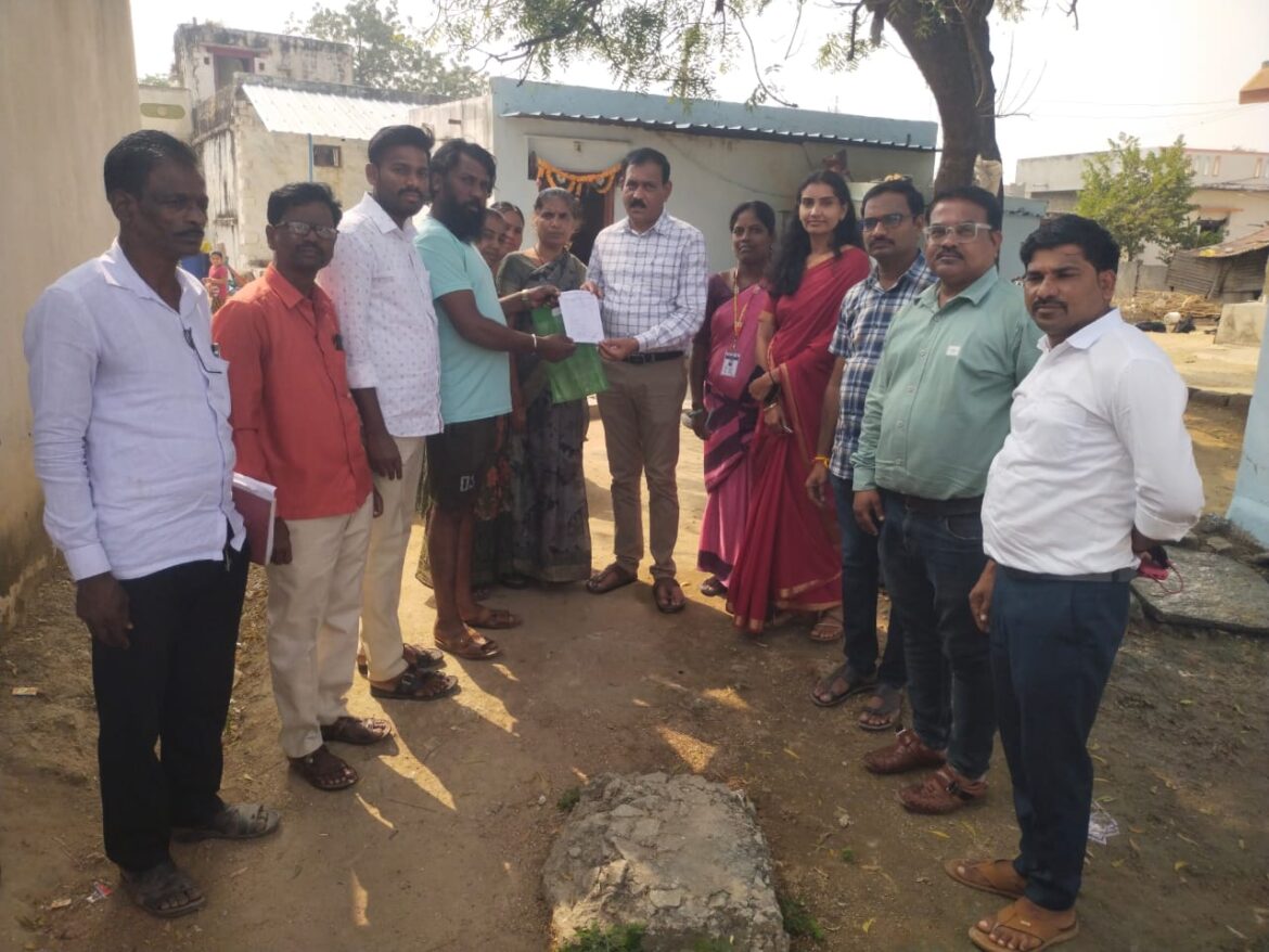 ಗ್ರಾಮ ಪಂಚಾಯಿತಿಗಳಲ್ಲಿ ಒಂದು ದಿನದ ಕರ ವಸೂಲಿ ವಿಶೇಷ ಅಭಿಯಾನ ಯೋಜನಾ ನಿರ್ದೇಶಕರು ಜಿಲ್ಲಾ ಪಂಚಾಯತ ಯಾದಗಿರಿ ಶ್ರೀ ಸಿ.ಬಿ ದೇವರಮನಿ